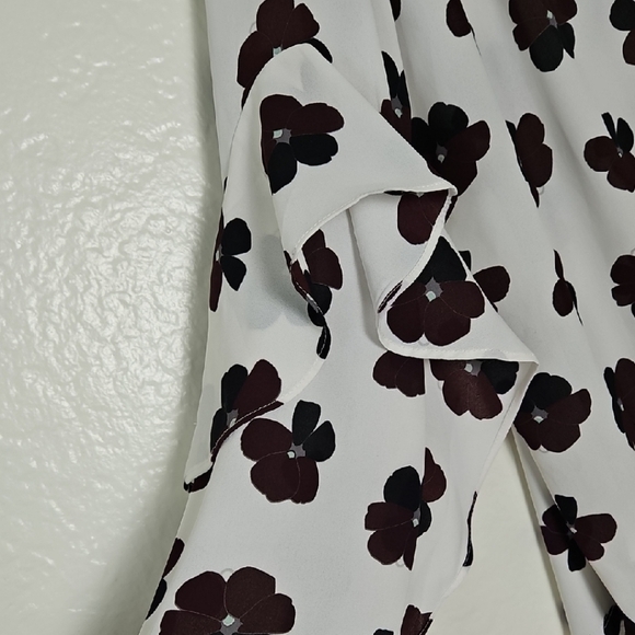 Ann Taylor White Blouse with Black Floral Pattern - Picture 5 of 5